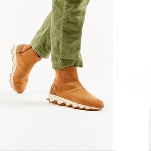 Sorel Kinetic Short Boot Size 7.5